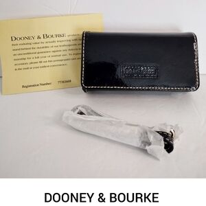 Vintage Dooney & Bourke Patent Leather Wristlet Wallet New